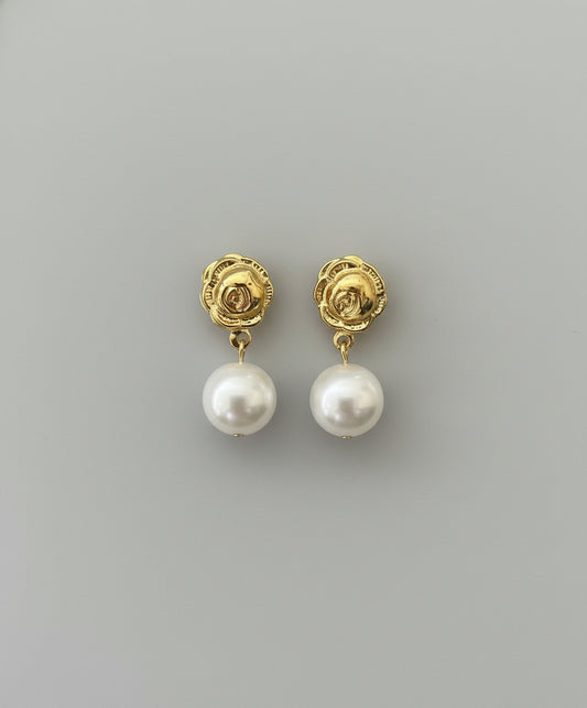 gold coloured with natural fresh water pearls droped