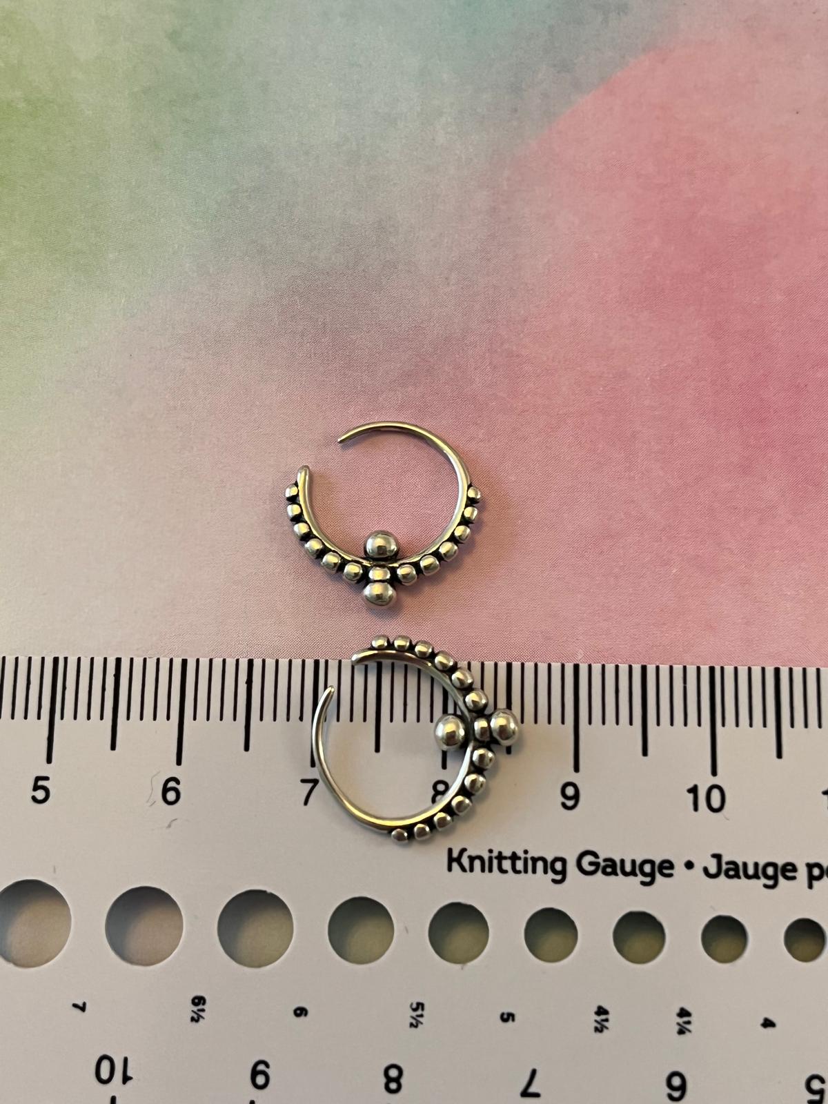 Circle bead hoop earring