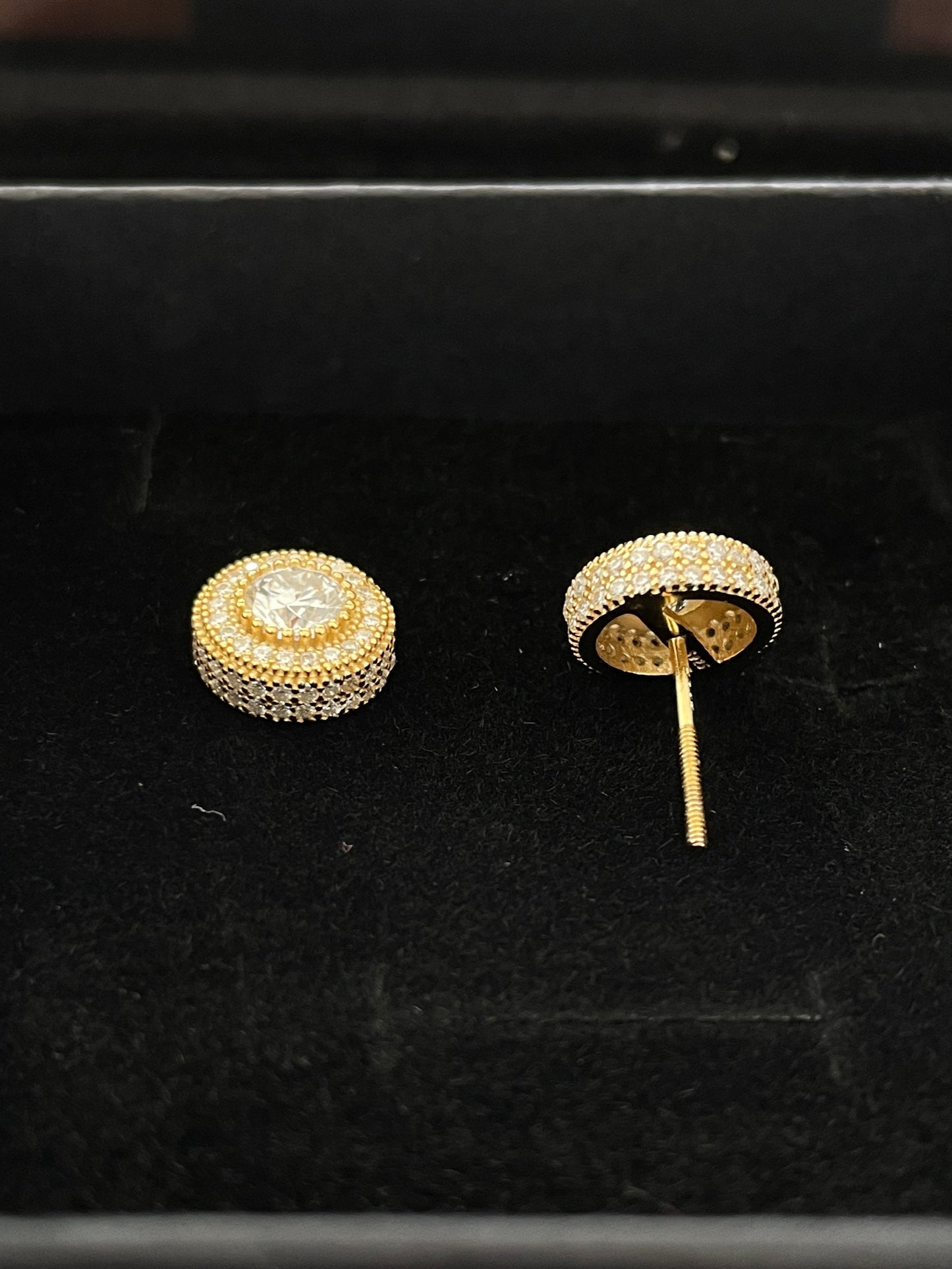 Moisante stud earring